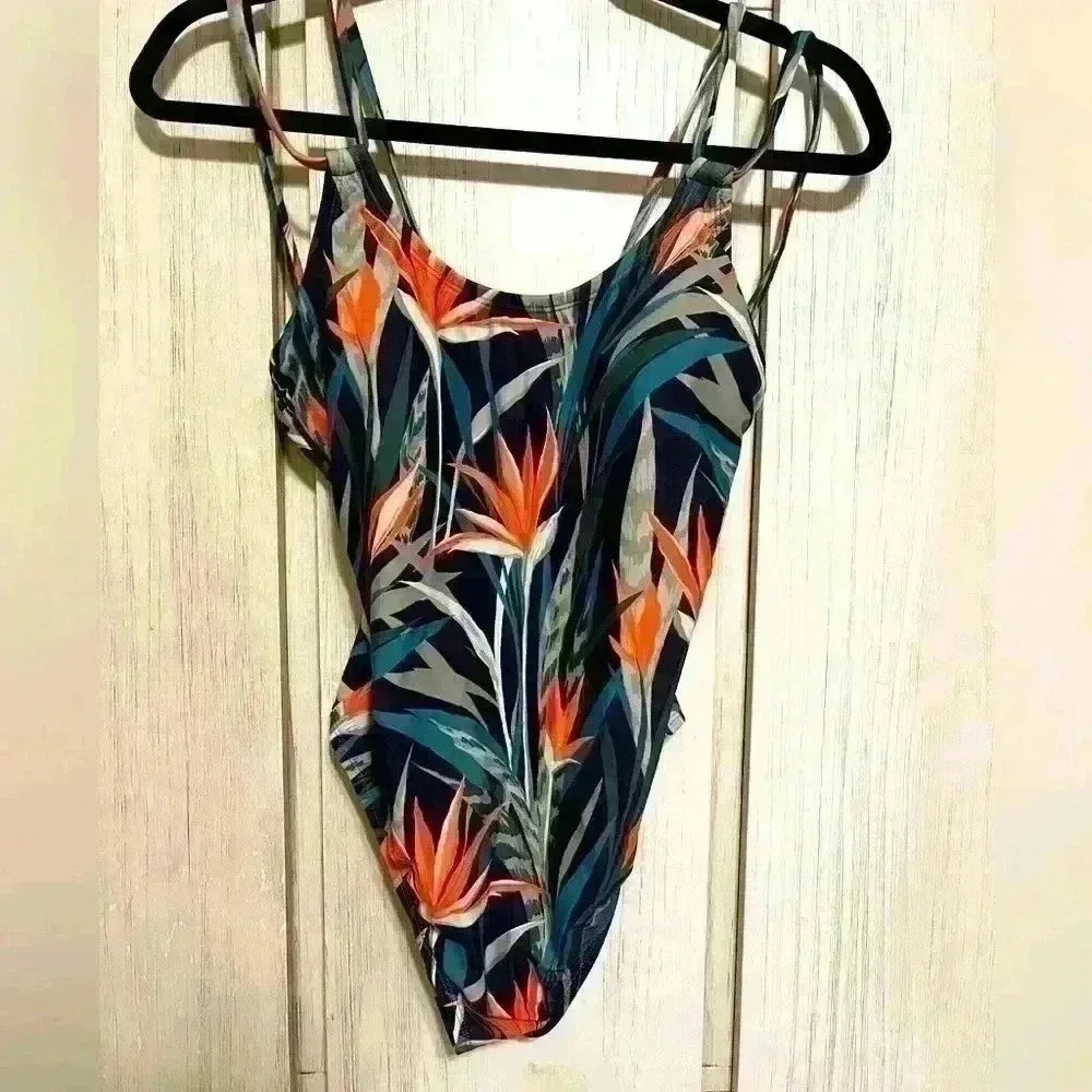 Kona Sol Women’s One Piece Swimsuit - Size‎ M, Birds of Paradise Flower Pattern